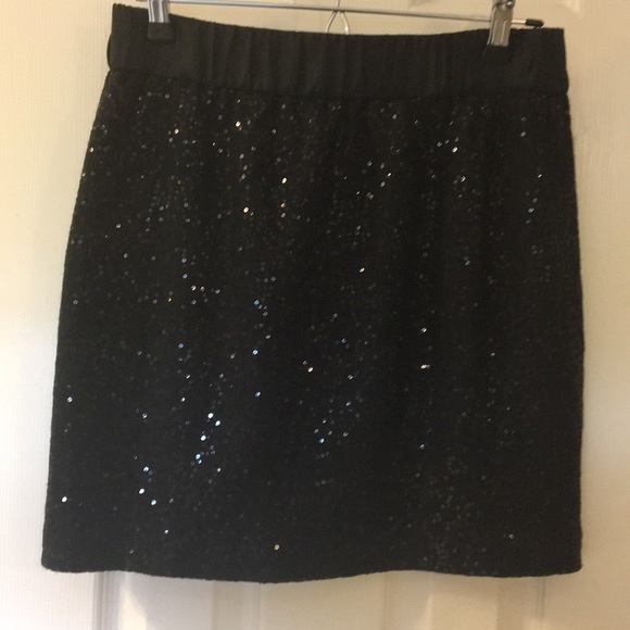 LOFT Dresses & Skirts - Loft skirt black stretch sequins. Petite I’m 5’5”